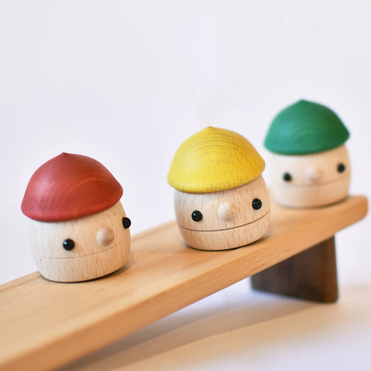 Rolling Acorns - Donguri korokoro - Comomg