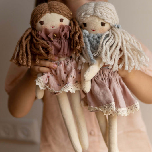 Кукла Лаура ръчна изработка - Mari Dolls Кукла Нила в ленена пола ръчна изработка - Mari Dolls