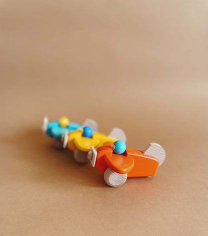 Дървена детска играчка Самолет с пилот - BAJO