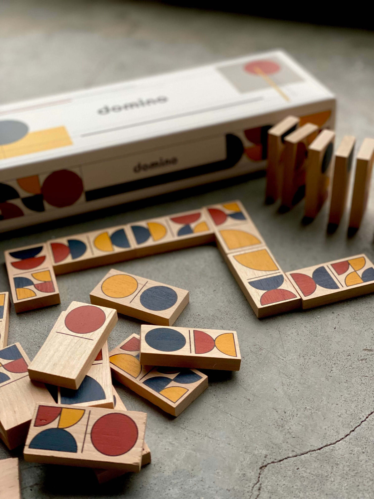 Дървено домино - Modern - Wooden Story