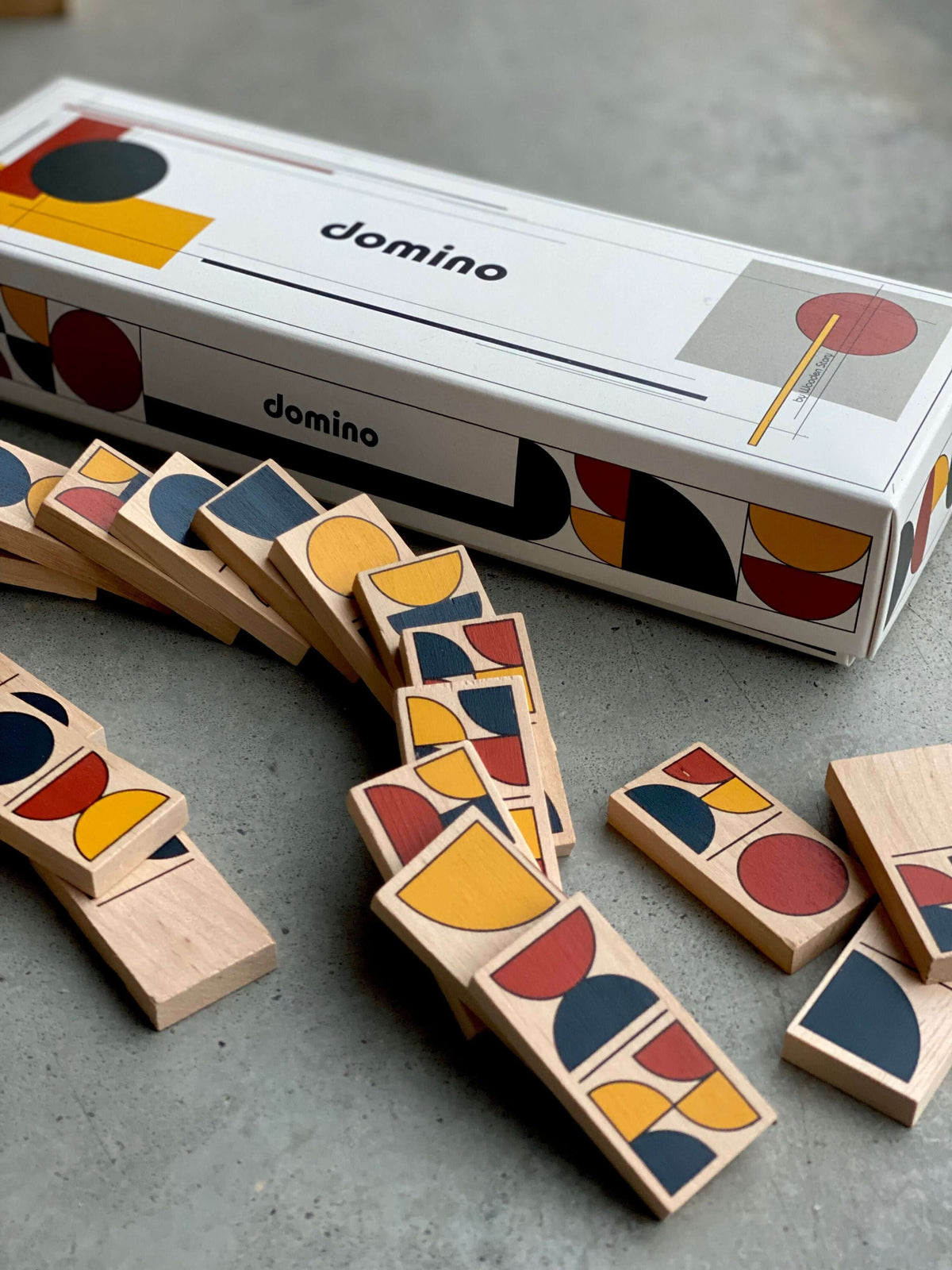 Дървено домино - Modern - Wooden Story