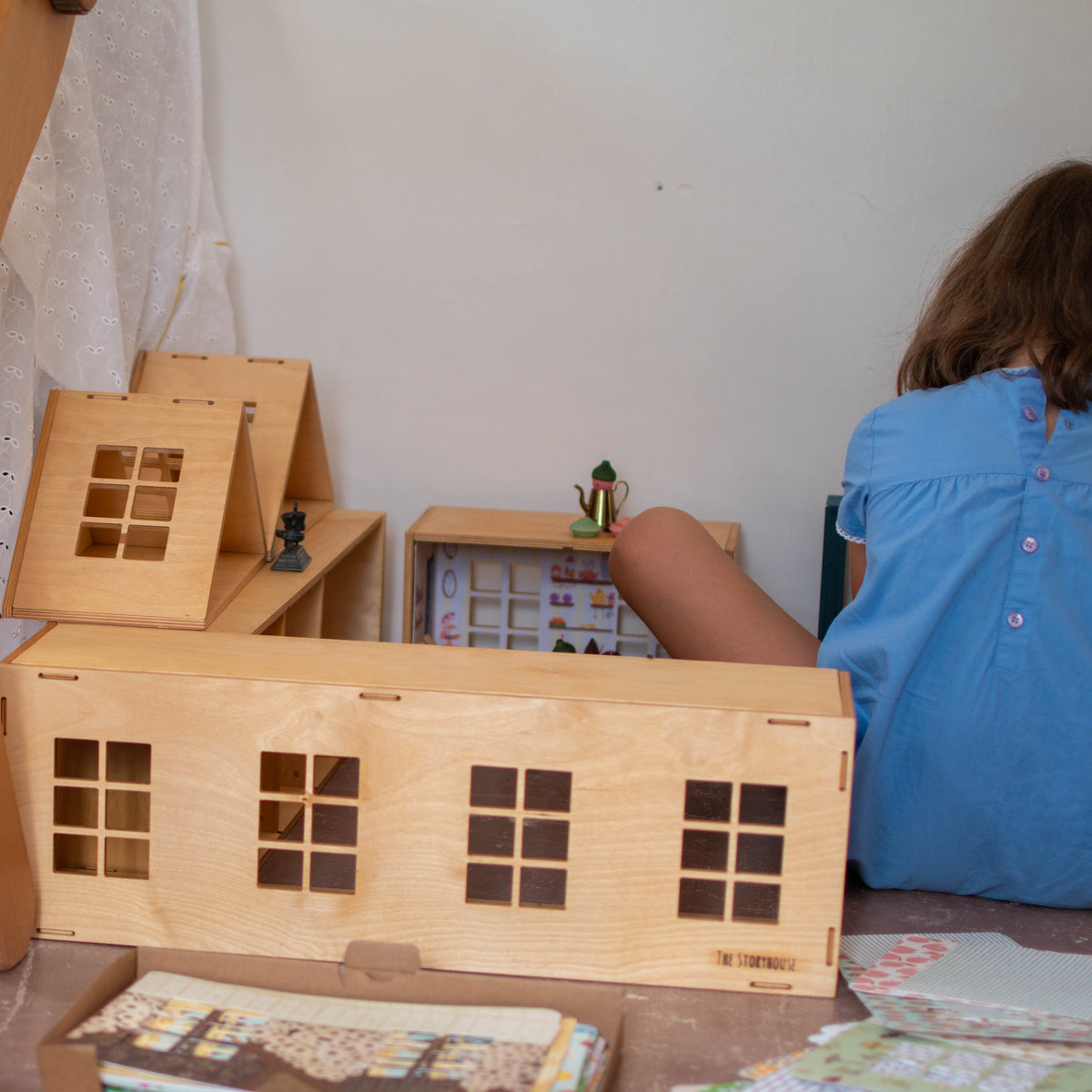Big Magnetic Dollhouse - The Storyhouse