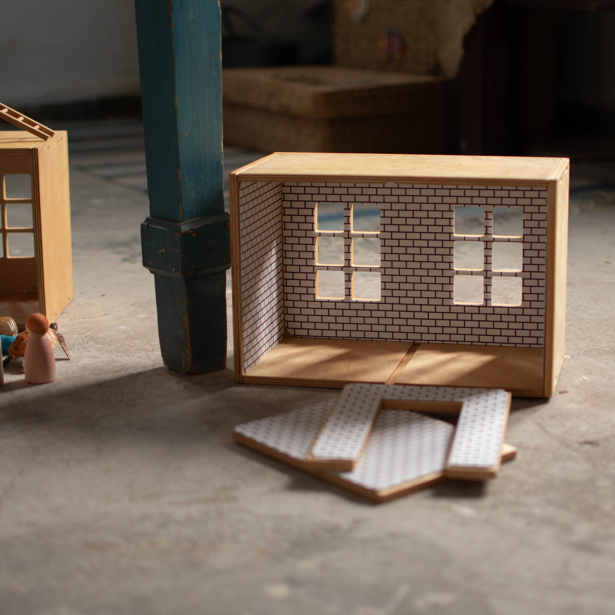 Small Magnetic Dollhouse - The Storyhouse